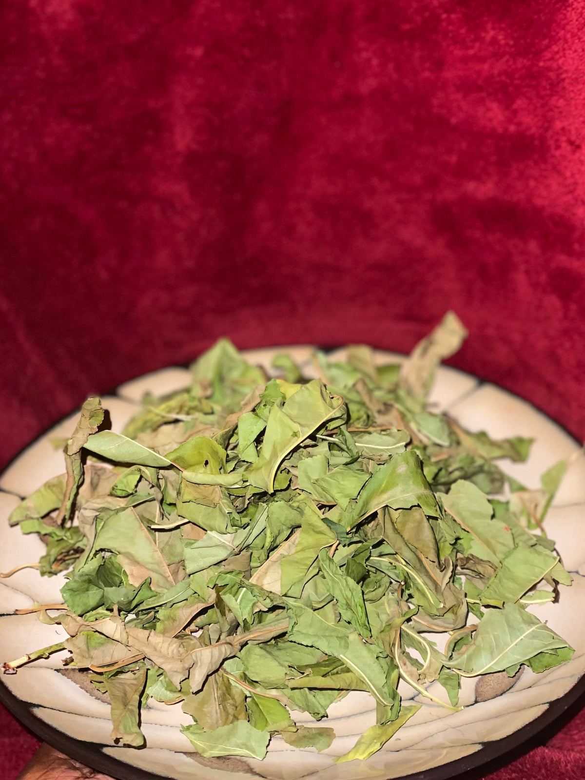 Peach leaves (organic & local)